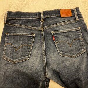 Levi's 311 Shaping Skinny 27 Jeans